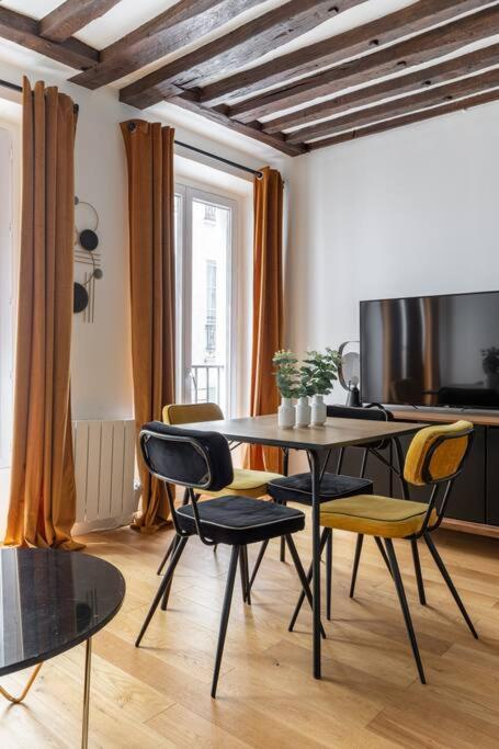 Grands Boulevards 22 : Appartement Cosy 1Br-4P París Exterior foto